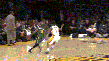 还记得小莫吗？一个假转身过人，太实用了。脚踝终结者训练营