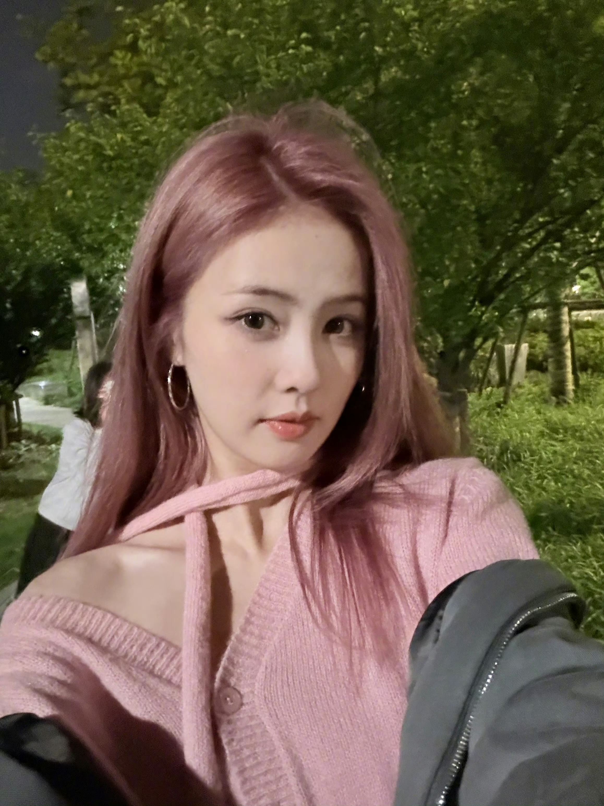 我的天这个粉发白鹿也太美了[捂嘴哭]完全妈咪级别 ​​​