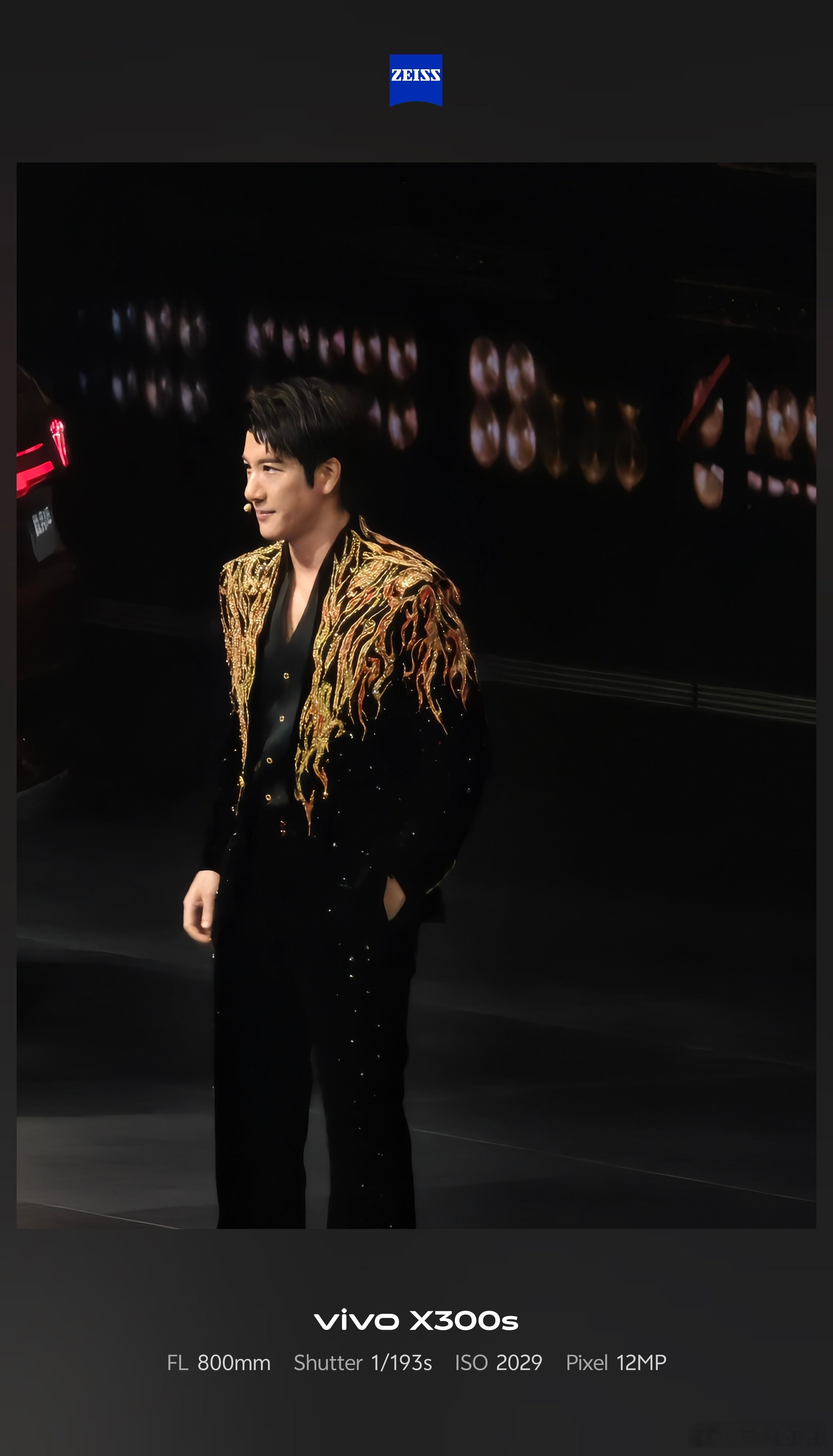 王力宏惊呼闪充改变世界腾势N9闪充版替你们拍了王力宏也替你们拍了一会演出就我自己