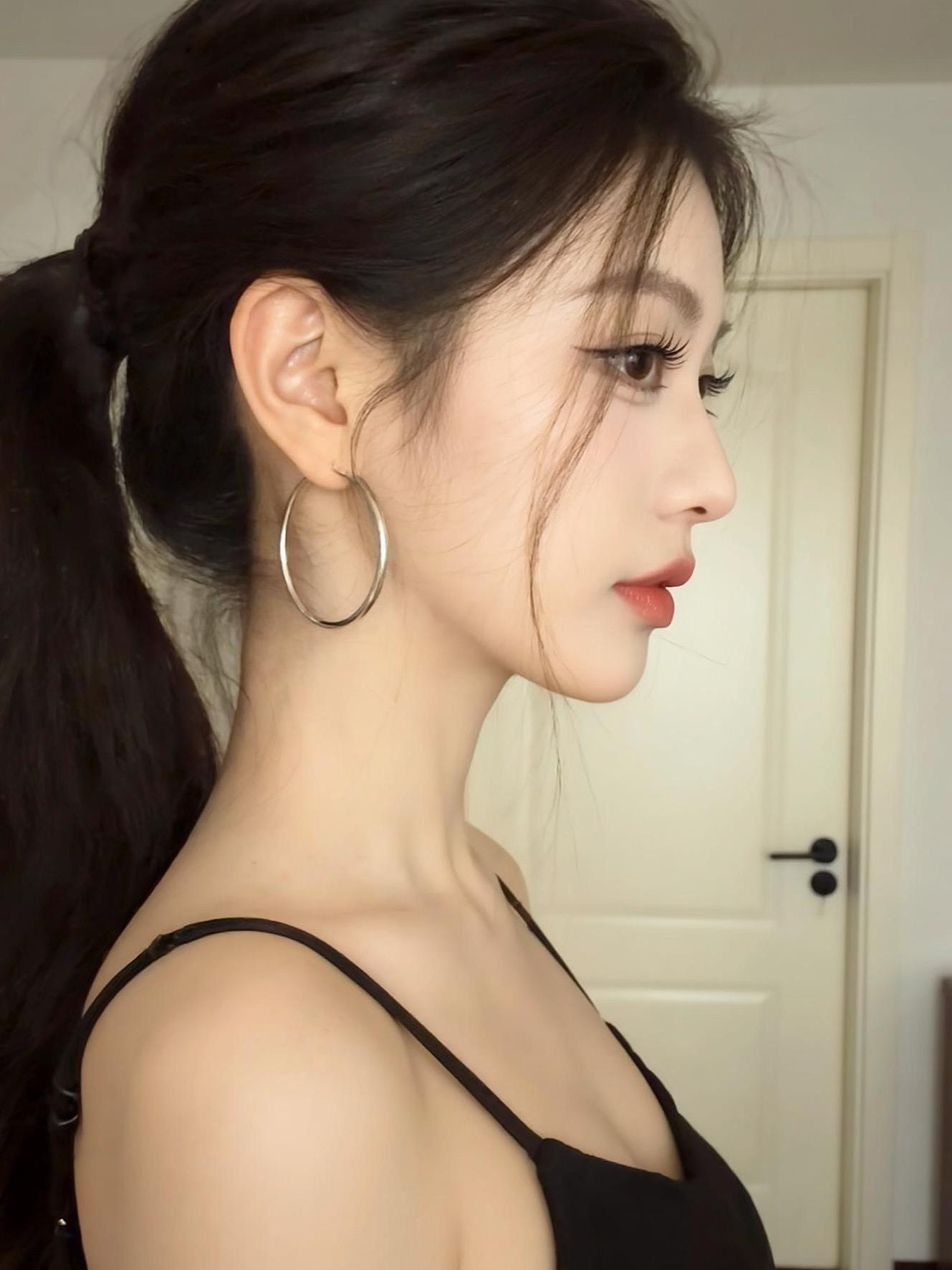 怪我普通的脸 留不住你暧昧的眼