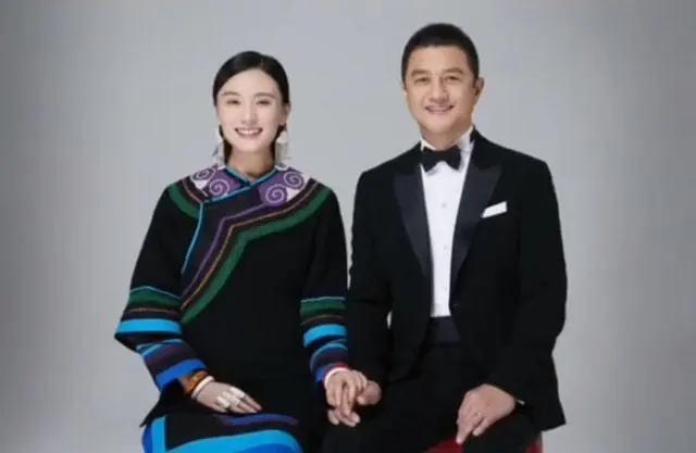 李亚鹏官宣的不是离婚，而是在对债主说：“我们已经分开了，有事别在难为女人和小孩啦