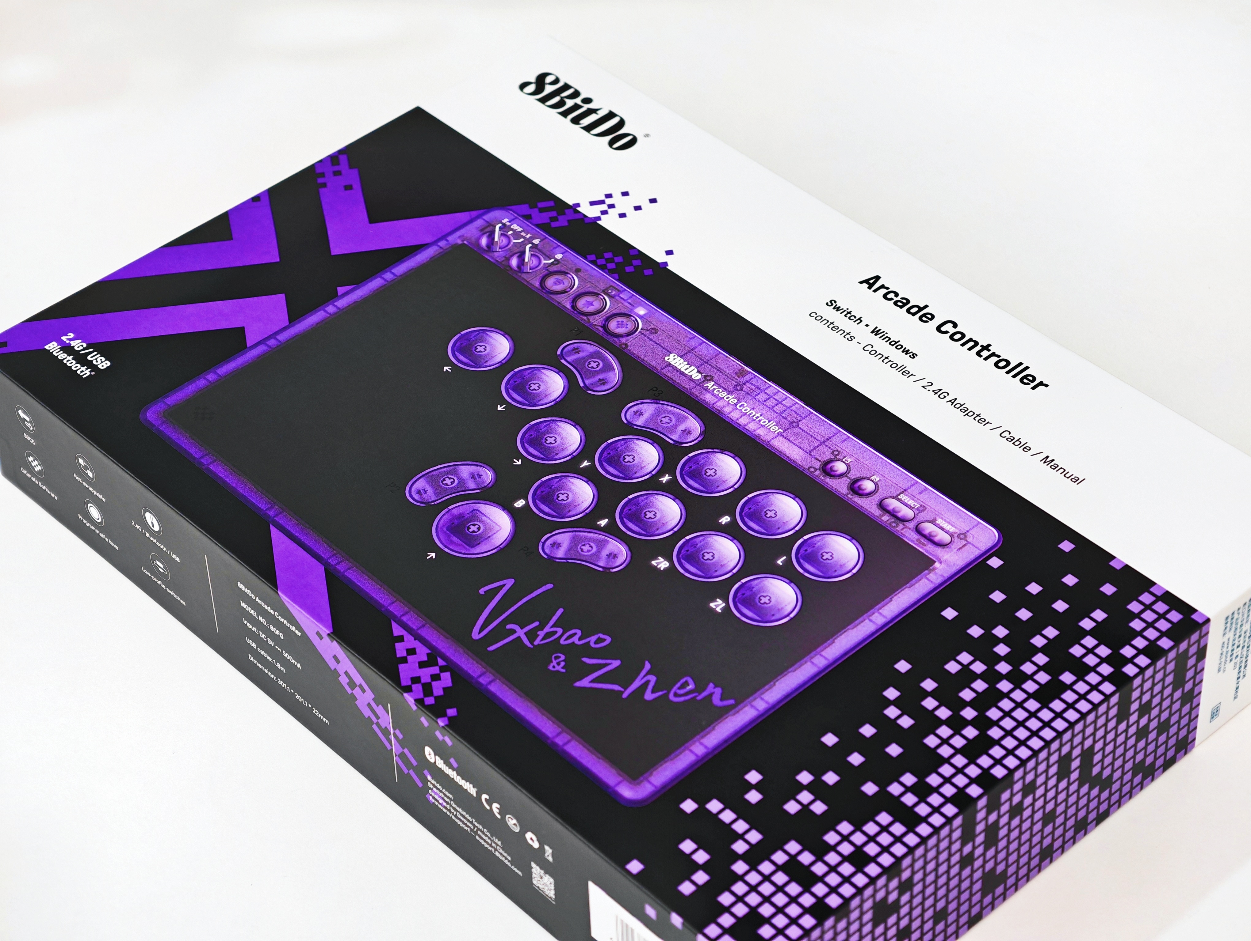 最近入手了个八位堂天刃星街机控制器，直接被这款职业选手紫透版联名款圈粉了。它是 