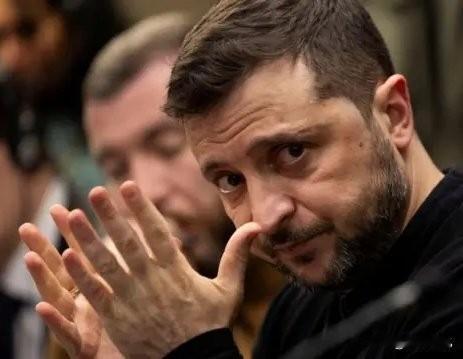 盘点泽连斯基这三年的“功绩”

在这场几乎必输的卖国代理人战争中，泽连斯基葬送了