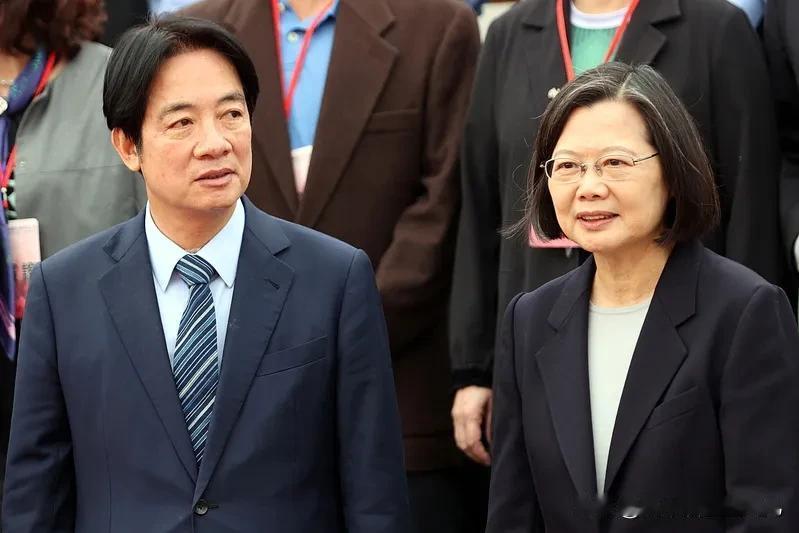 蔡英文已经亲自下场介入年底县市长选战，外界传出两种截然不同的推演，一部分观察人士