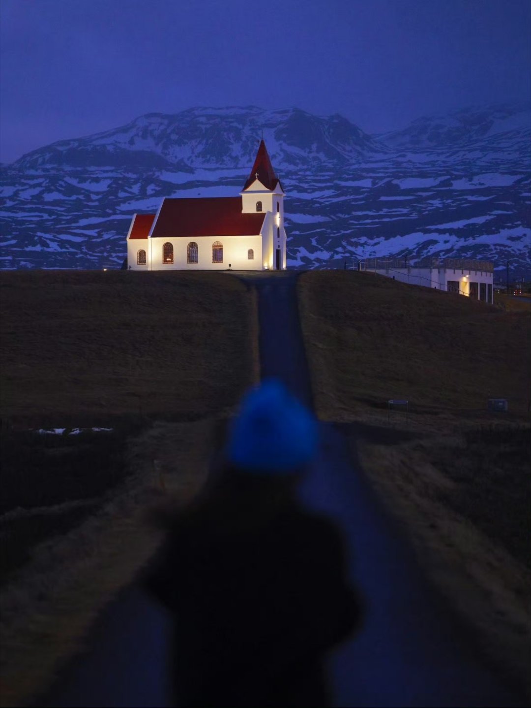 “Þetta reddast”是一句冰岛语，中文意思是“一切都会好的”。 ​ ​