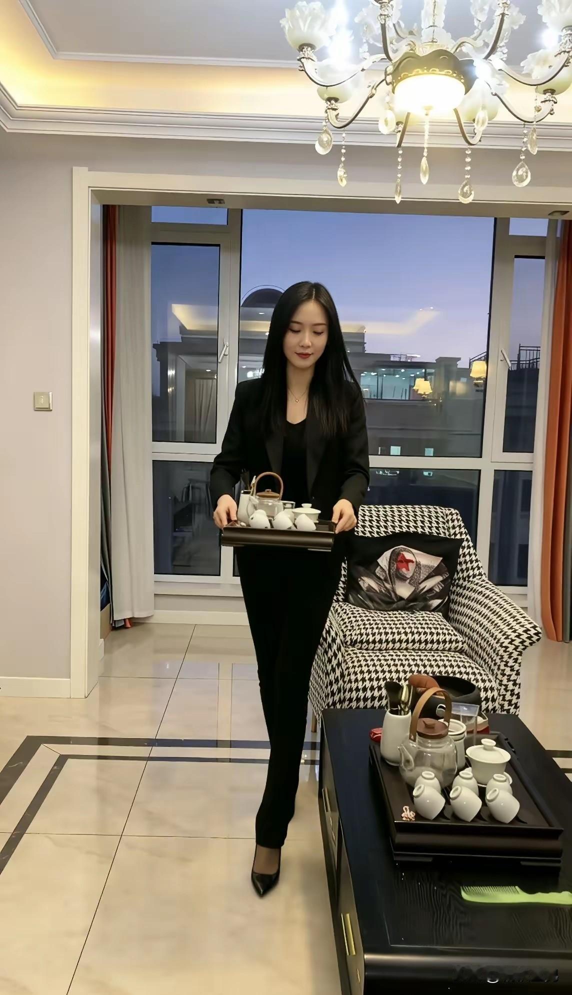 多多关注我，以后我会不断呈现更多美图给大家欣赏！欢迎取原图壁纸 美图 一起来秀美