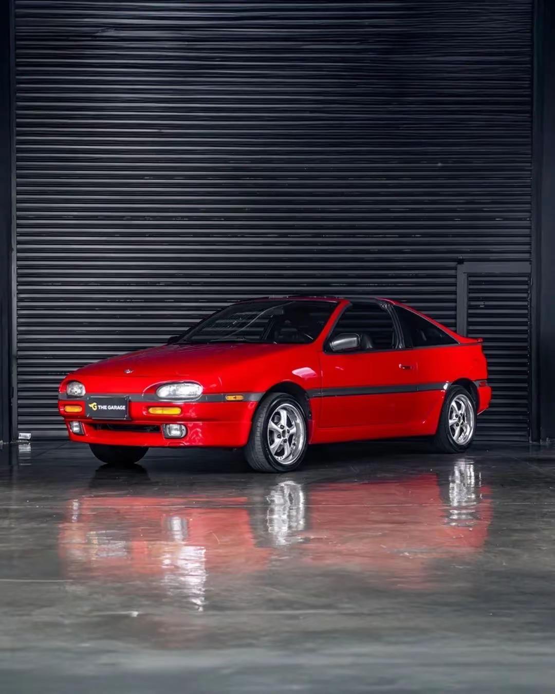 1992 年推出的 Nissan NX2000，诞生于日系性能车百花齐放的黄金年