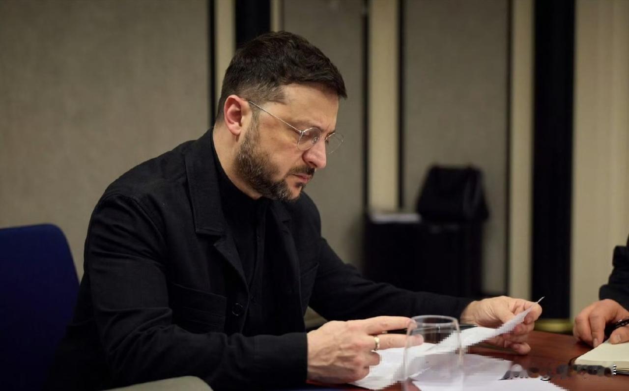 美乌柏林会晤即将开始。美乌和平会谈 俄美乌会谈 

泽连斯基正在为与美国代表会晤