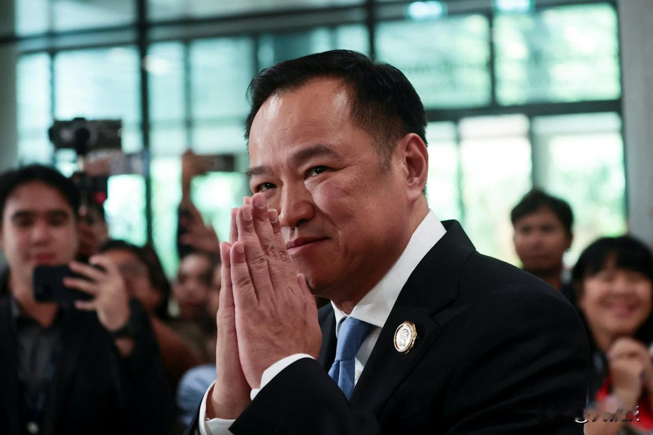祖籍广东，泰国总理
泰自豪党党魁、曾担任副总理的阿努廷（Anutin Charn