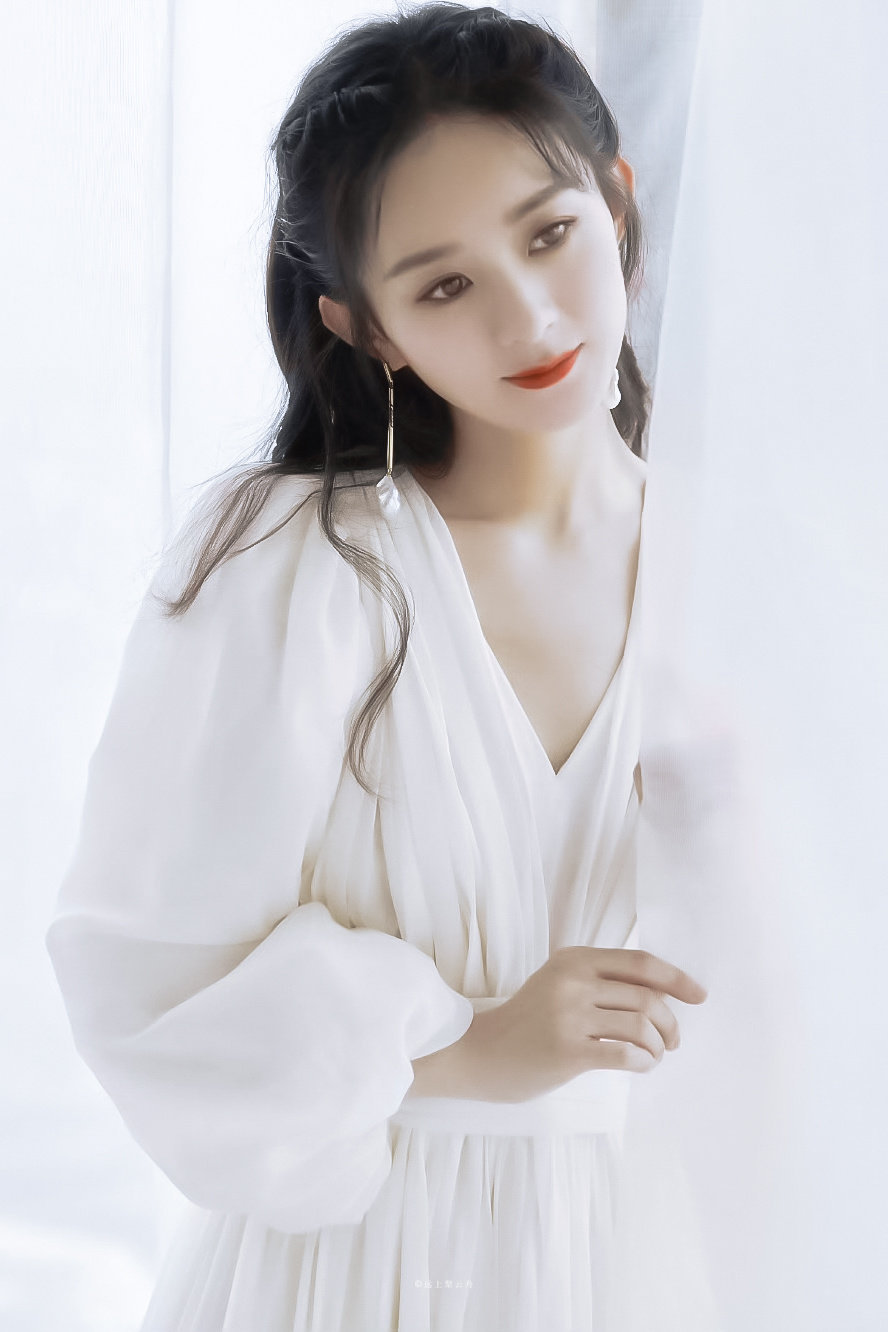 赵丽颖赵丽颖 ·     *.  ⋆ ︒   ⋅.  • ☾ *   . ⢀。 