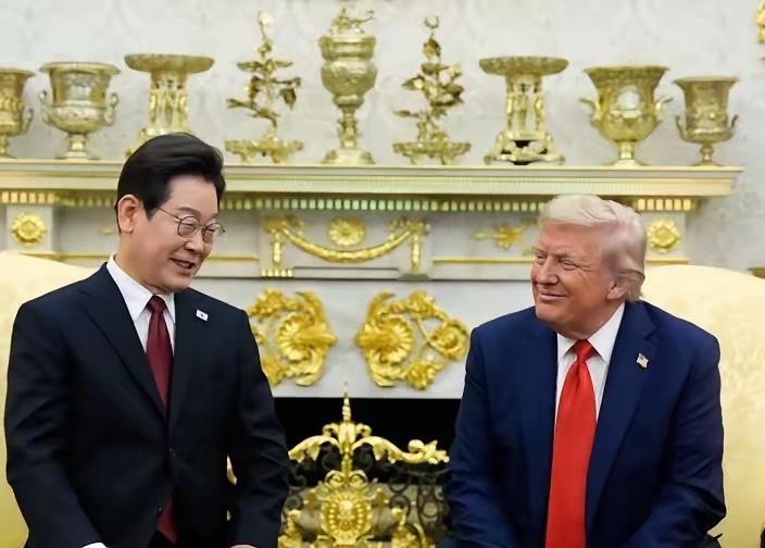 面对特朗普的直白威胁，李在明不慌不忙给出了教科书级回应。
他表达了三层意思：
1
