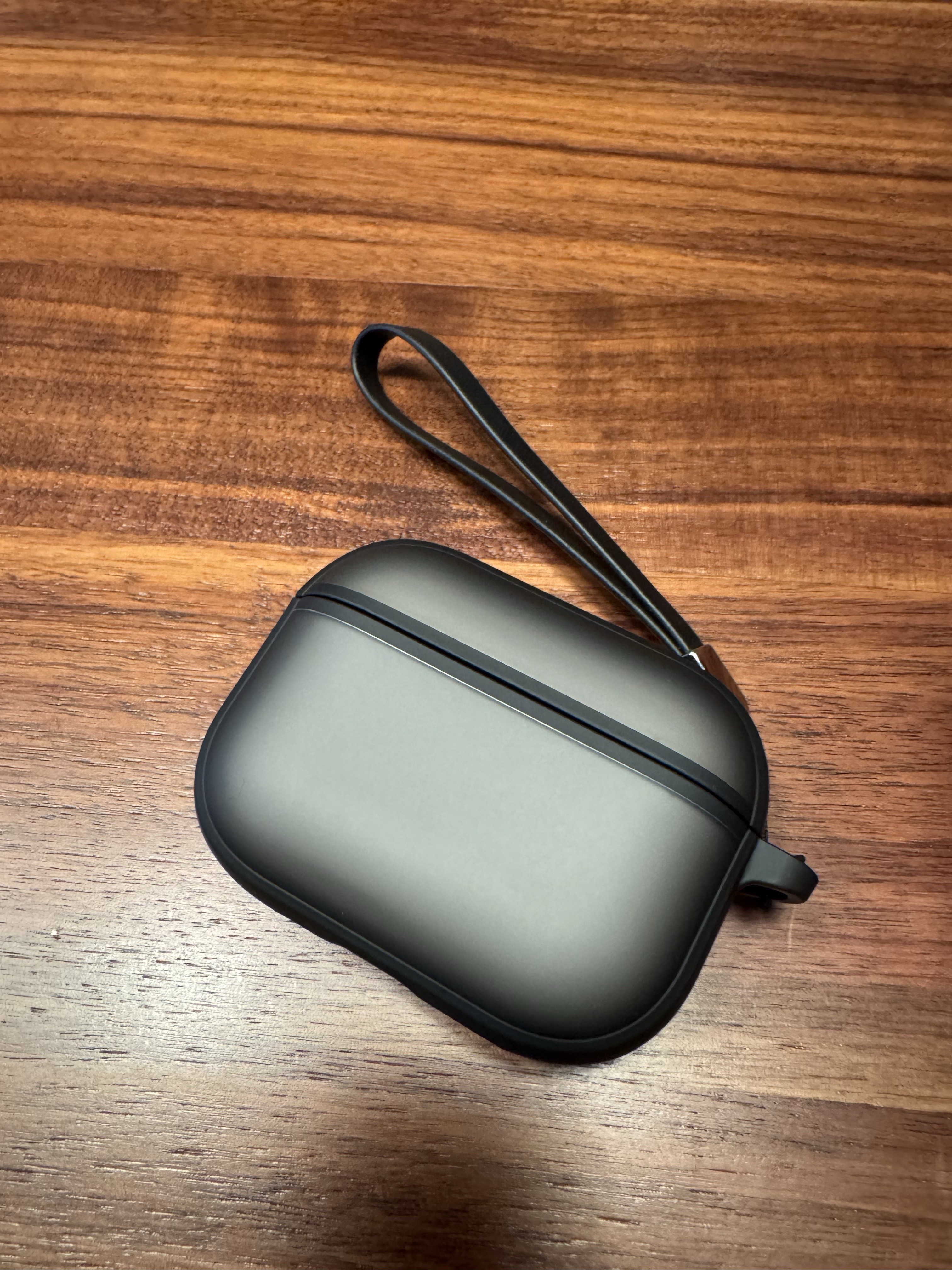 今年这 AirPodsPro 三代耳机卖得好像挺不错的[嘻嘻]咱保护壳也迎来热销