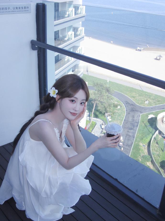 祝绪丹氧气感甜妹  祝绪丹氧气感甜妹真的是觉得超漂亮的呀，今天也是氧气感满满的美