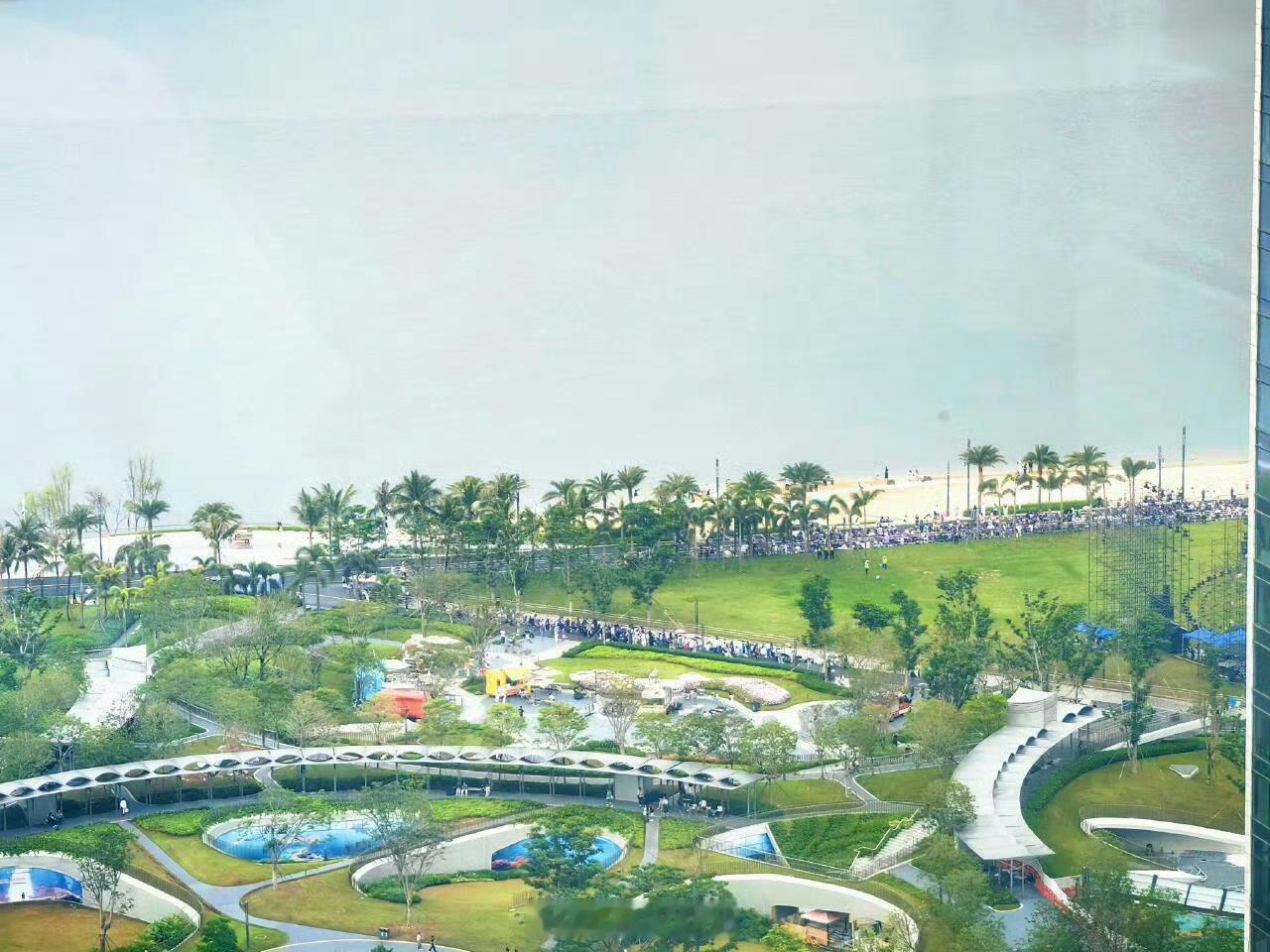 来来来，看看邓为的线下人气有多顶🔥🔥🔥这人气～不用多说了吧！到底去了多少钻