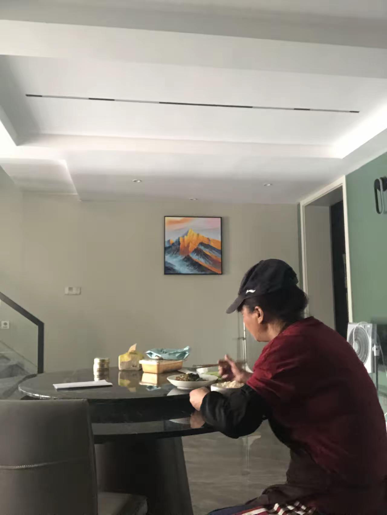 自从做了婆婆以后，
我悟出的几个道理，

第一，在儿媳眼里，婆婆只有给她钱是真心