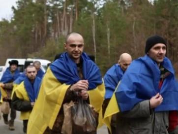 据称，有乌克兰人质问：普京称，乌克兰必须裁减军队规模、交出主要防御工事并停止接受