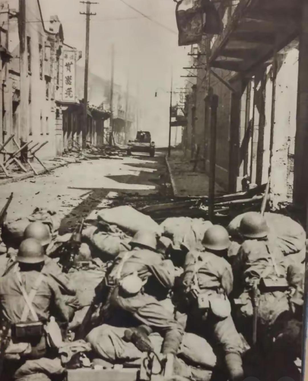 最孤独的冲锋
1937年8.13淞沪会战是抗日战争中中日双方在长江下游地区首次大