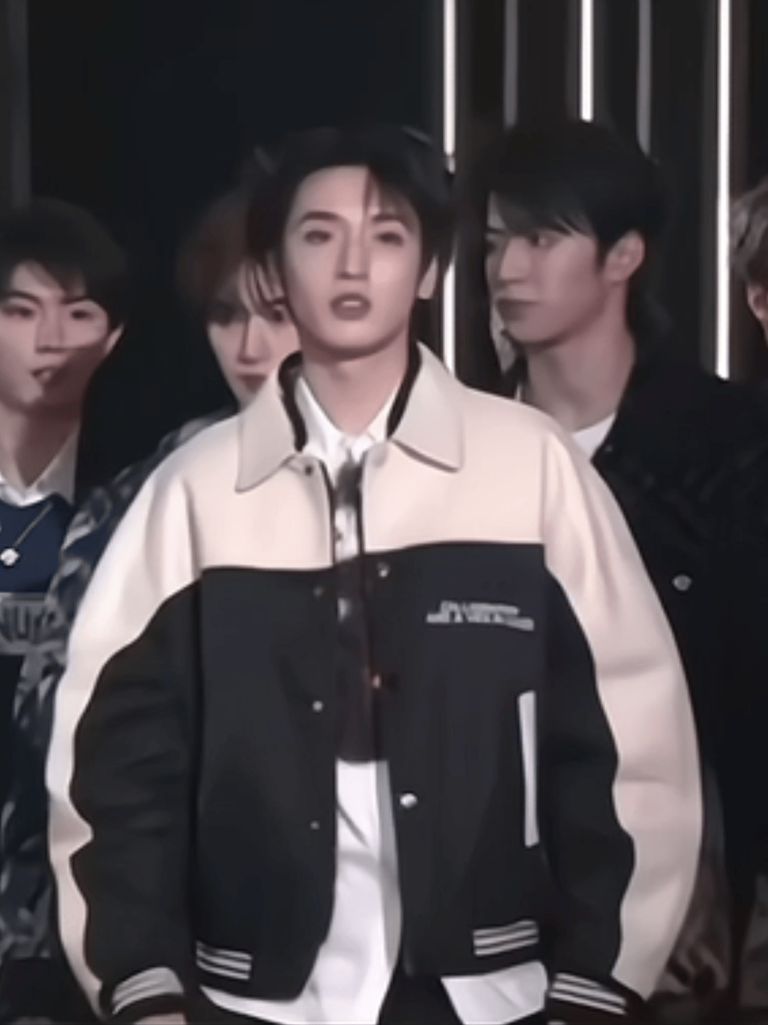 晕倒了  严浩翔怎么什么造型都那么顶啊🆘 ​​​