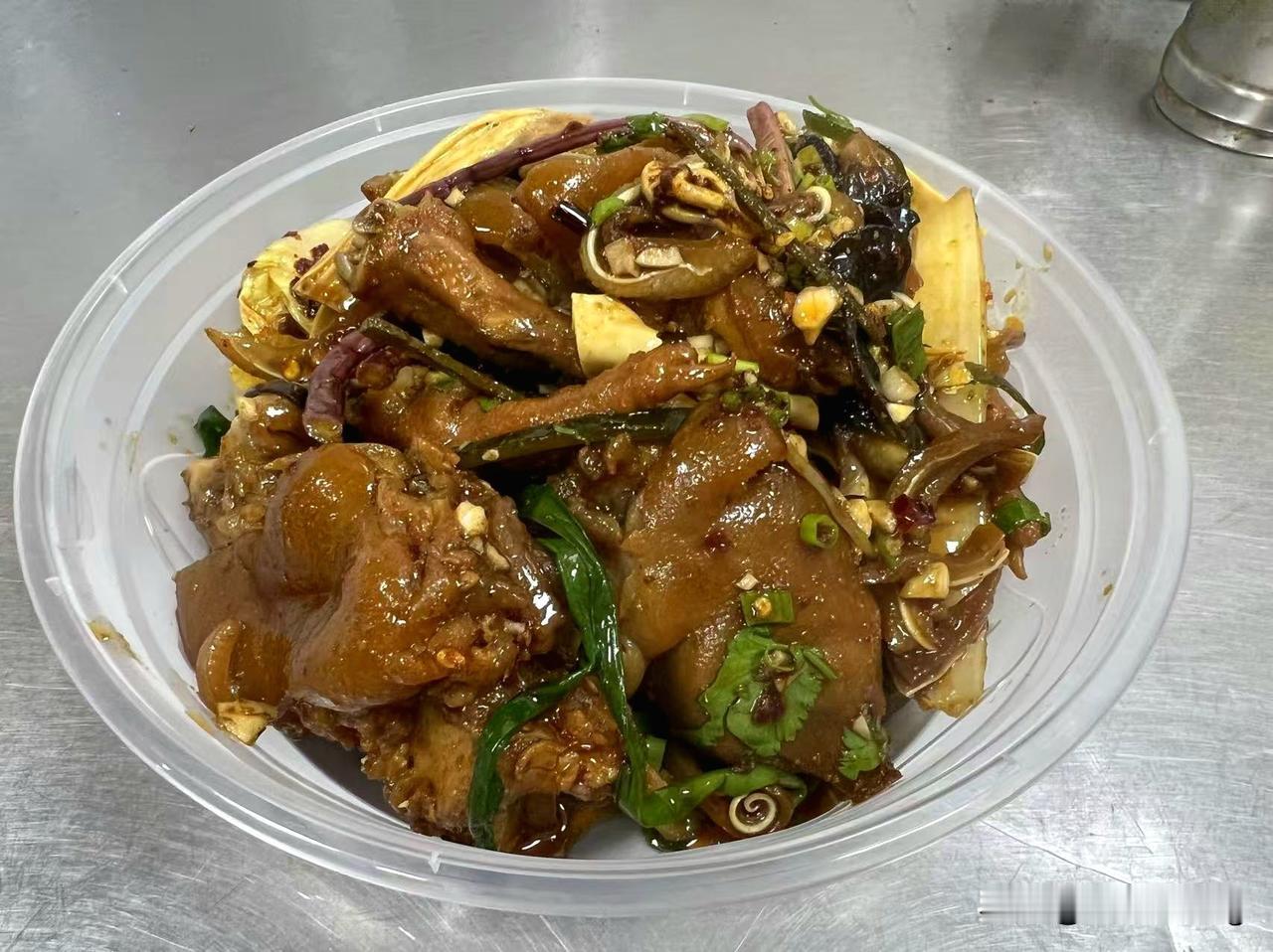 我不知道这个年你们会以什么样的方式过，我个人的方式就是劳动过大年。因为2026年