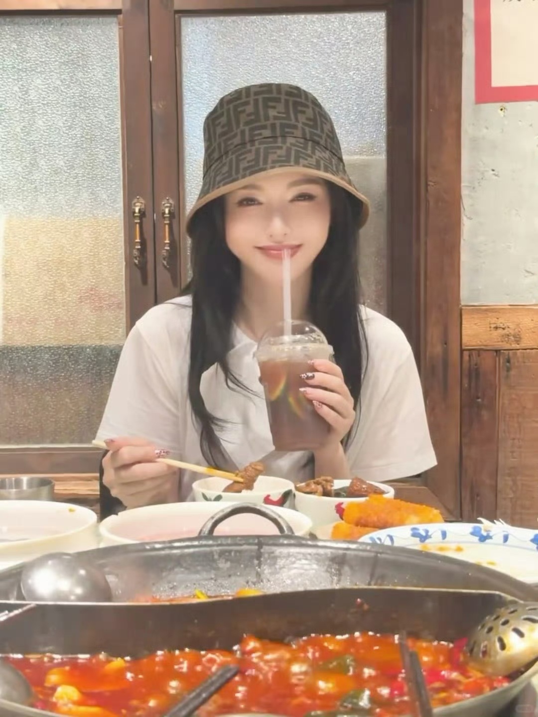 唐嫣是长胖了还是脸肿了？有点不像她本人了 