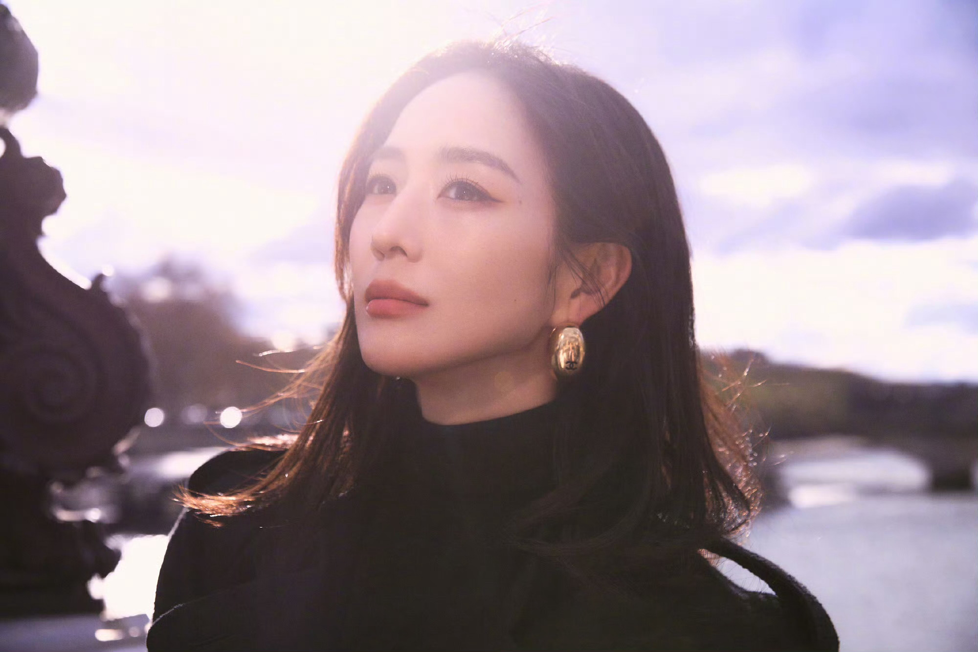 张钧甯美到巴黎了东方美人具象化，姐姐状态太好了！举手投足间都是优雅大气