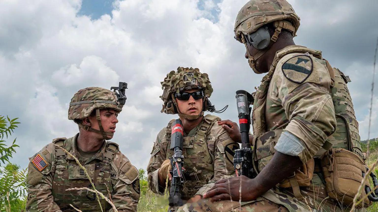 BBC报道：美国或将从 2026 年 12 月起自动为年轻男性登记兵役资格 一、