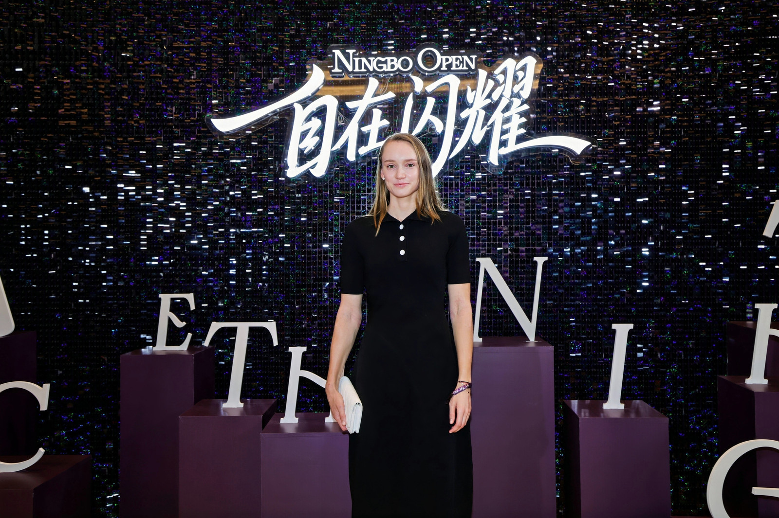 宁波赛球员酒宴，被谁的造型吸引了目光？👀wta[超话] ​​​