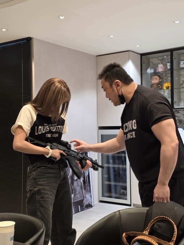 已经迫不及待想看枪战版Lisa姐了lisa