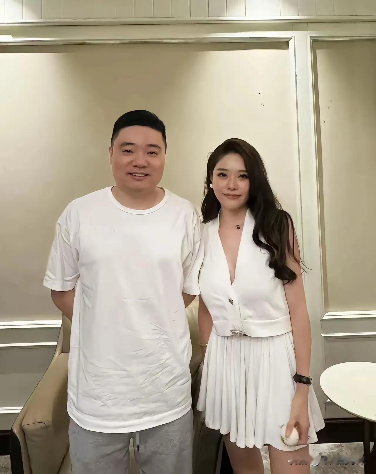 据说为了这次世锦赛，
丁俊晖在英国已经训练一个多月了，
我看他这次世锦赛有戏，