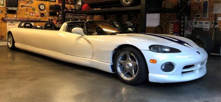 道奇蝰蛇XXXXXL版~~~这玩意的具体出厂日期没有介绍，赫赫有名的415马力V