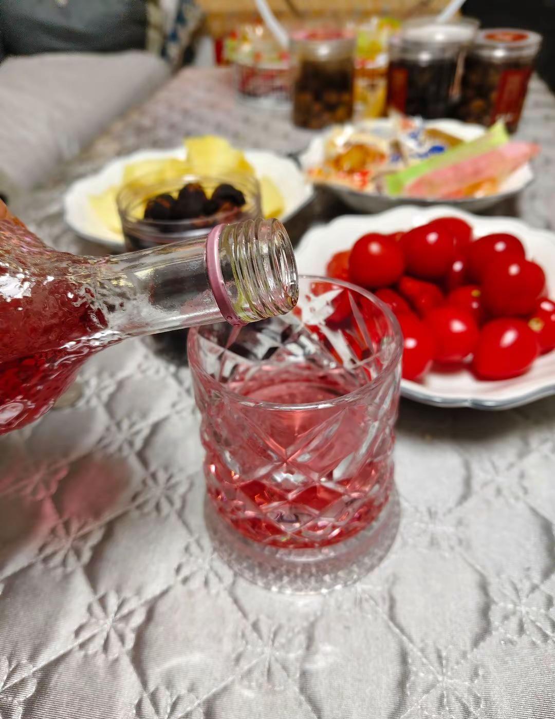 “平安是顶级的富贵局 别嫌日子沉闷 那不是平庸是岁月静好”