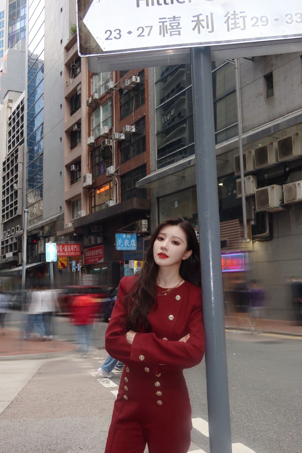 王鹤润亮相香港国际影视展随《入局》剧组主创亮相香港国际影视展 四川馆，现场分享创