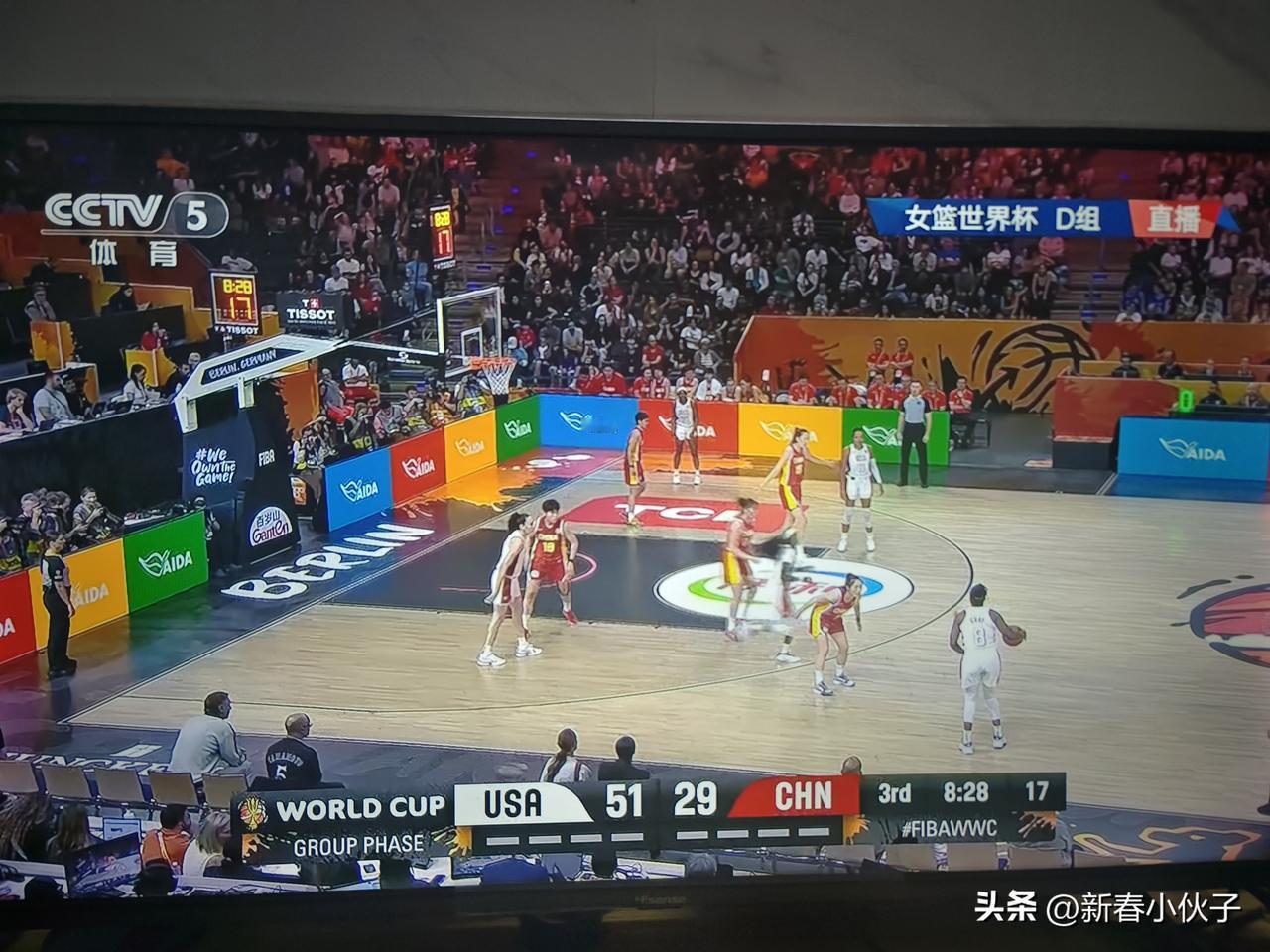 中国队下半场的3次进攻，全部打铁。前2次都是突破后的打板，用力过猛，弹筐而出；最