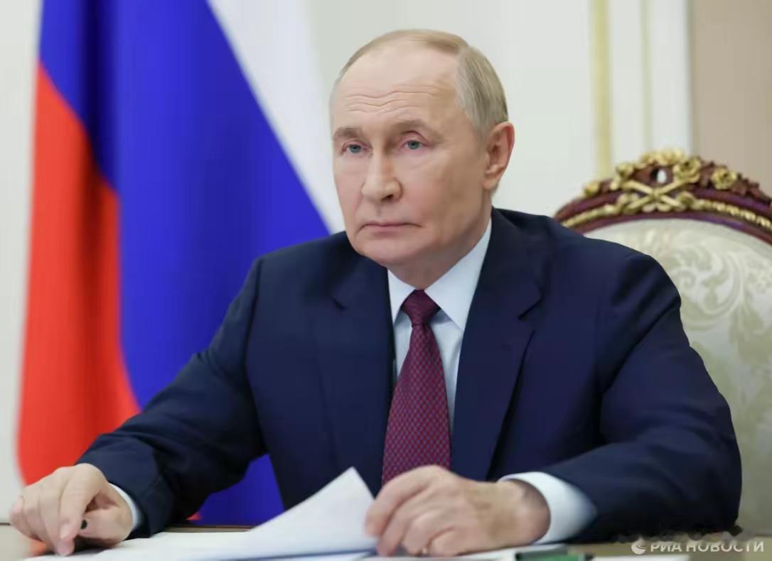 普京对格陵兰问题表态了，非常高明，他说：“顺便说一句，丹麦一直把格陵兰当殖民地对