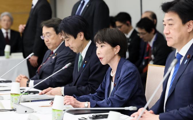 日本主动喊话中国
近日，日本首相高市早苗透露，计划在5月上旬对外进行一次小型的外