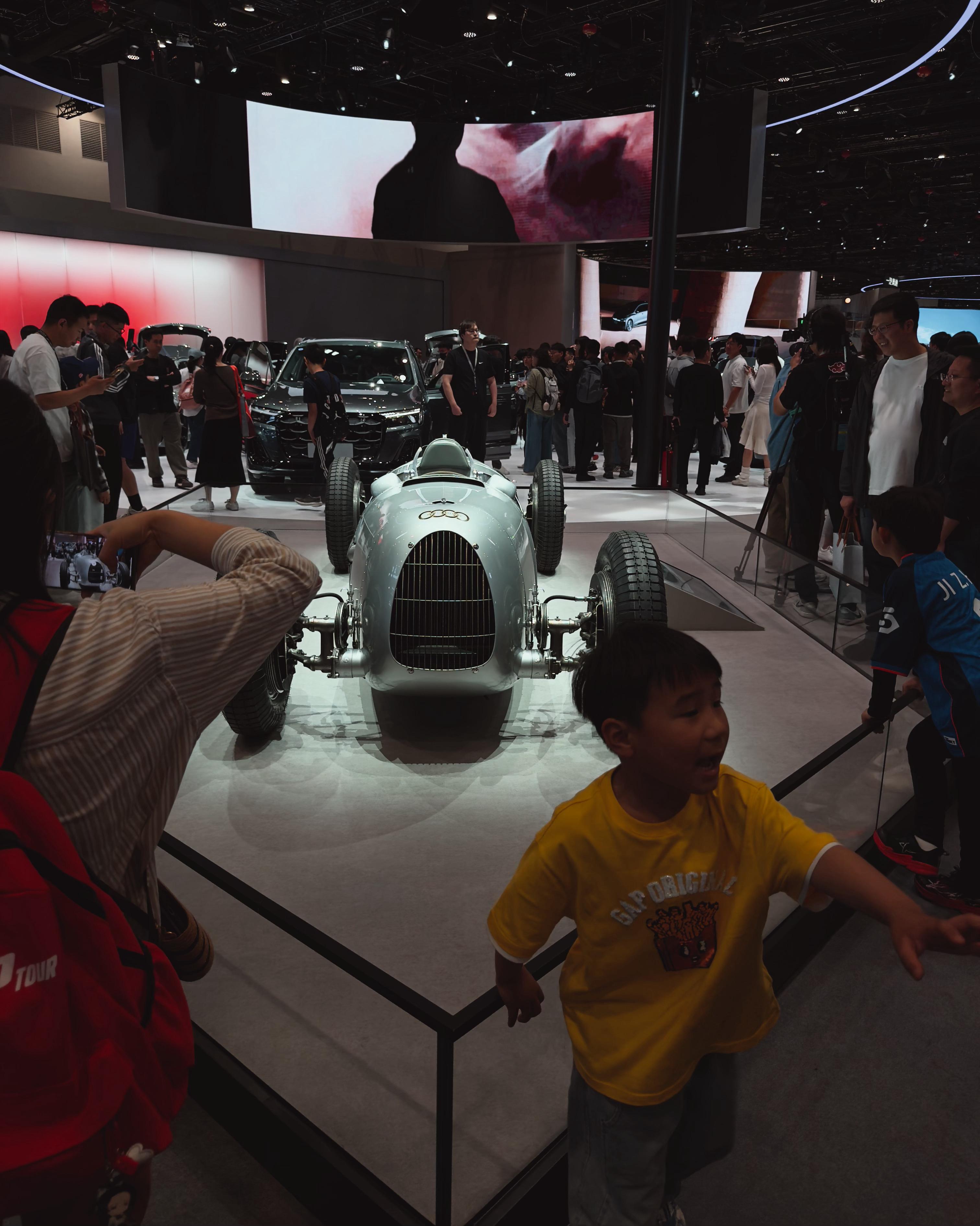 在普通用户面前，迪子这顶级赛车基因算是立住了90 年前的 Auto Union 