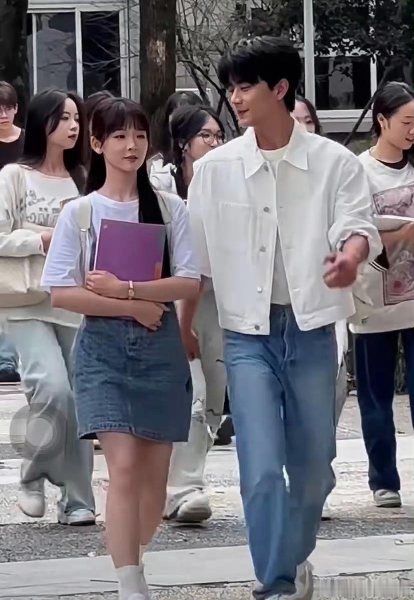 群演比张淼怡好看系列[doge] ​​​