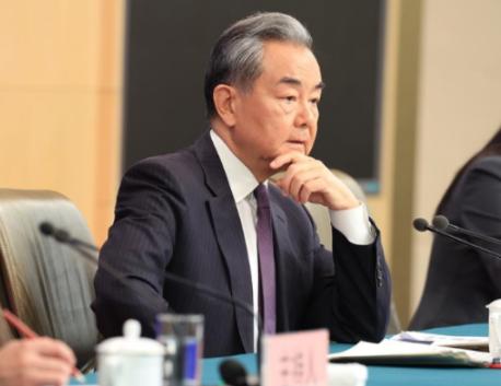 中国密集通气美俄法三国，很多人以为这只是为明年的大国峰会做铺垫。错了！大错特错！