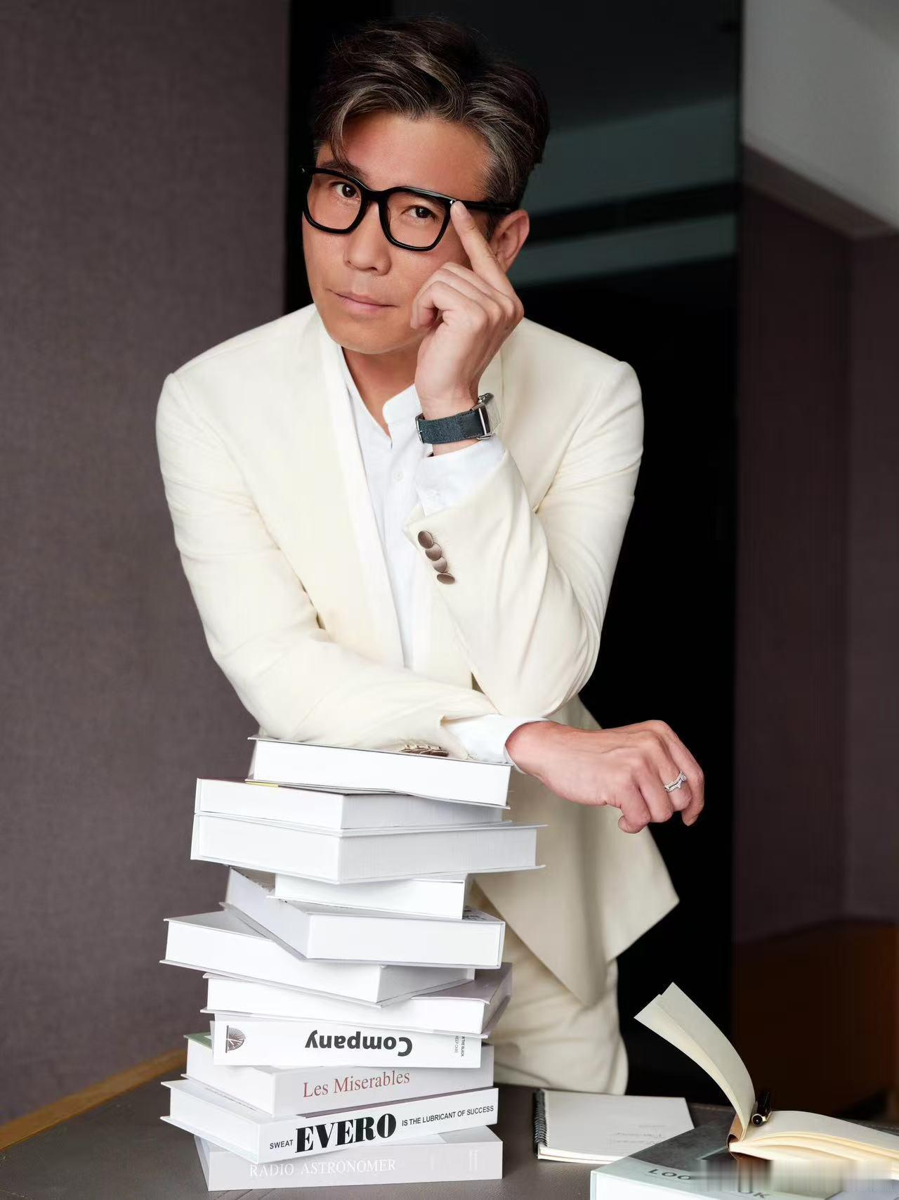 李乃文第一天当助理就崩溃了大哥小助理平时从容淡定的乃叔，体验助理岗位直接被现实打