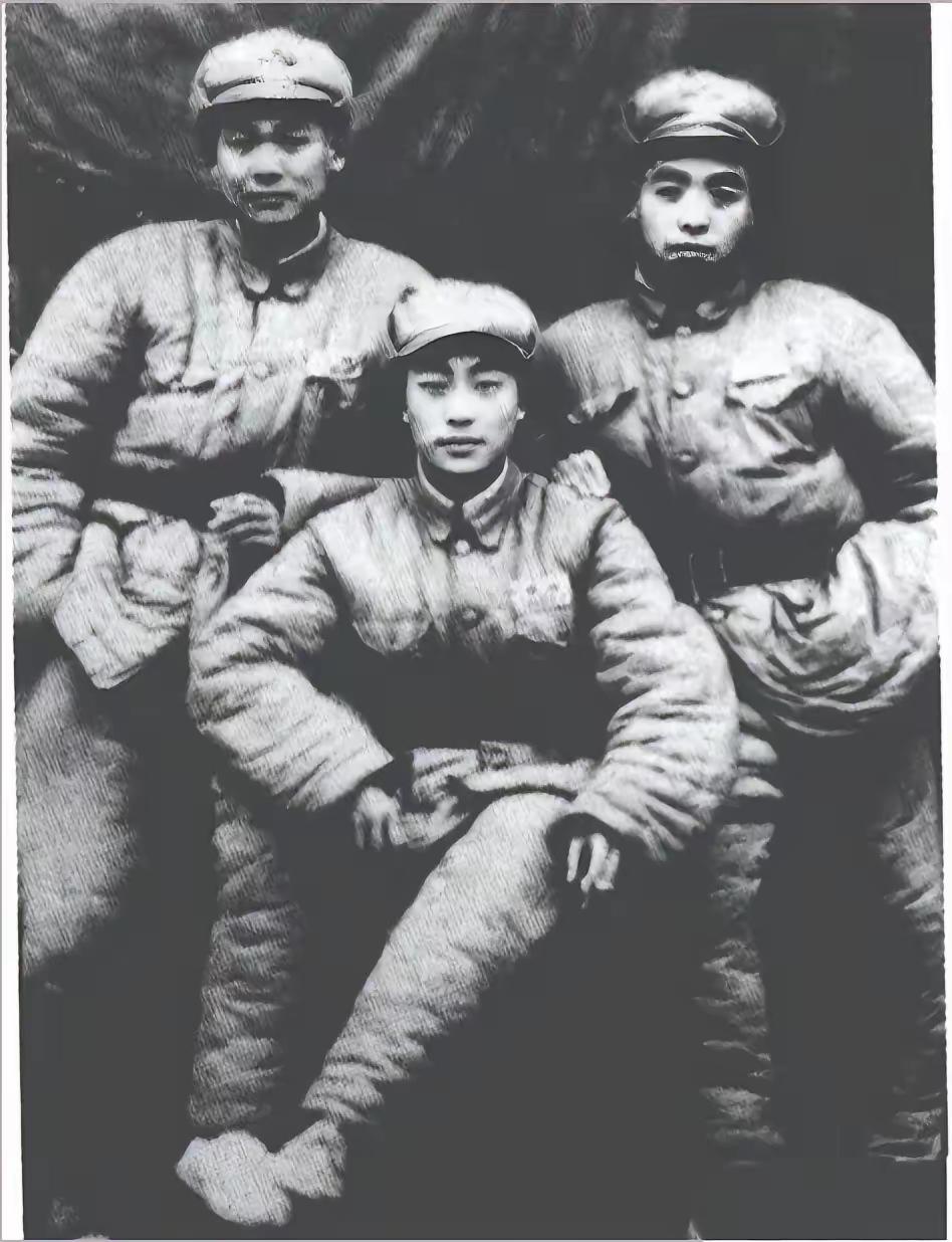 1938年，山东海阳，一个叫刘学基的10岁放牛娃，不放牛了。他揣着家里最后的两个