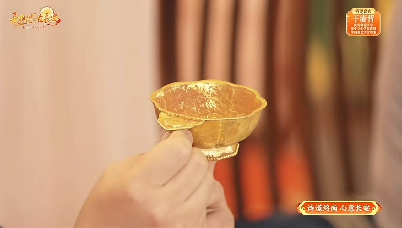 唐的繁华，总是一次次突破认知。董宇辉2025中秋月宴，与于庚哲一起，展示了唐代专