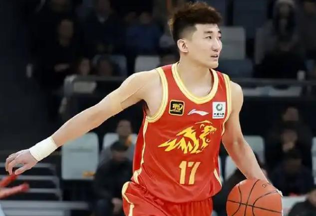 北京时间12月3日，今日CBA俱乐部杯晚上的场次如下：

19：30，南京VS北