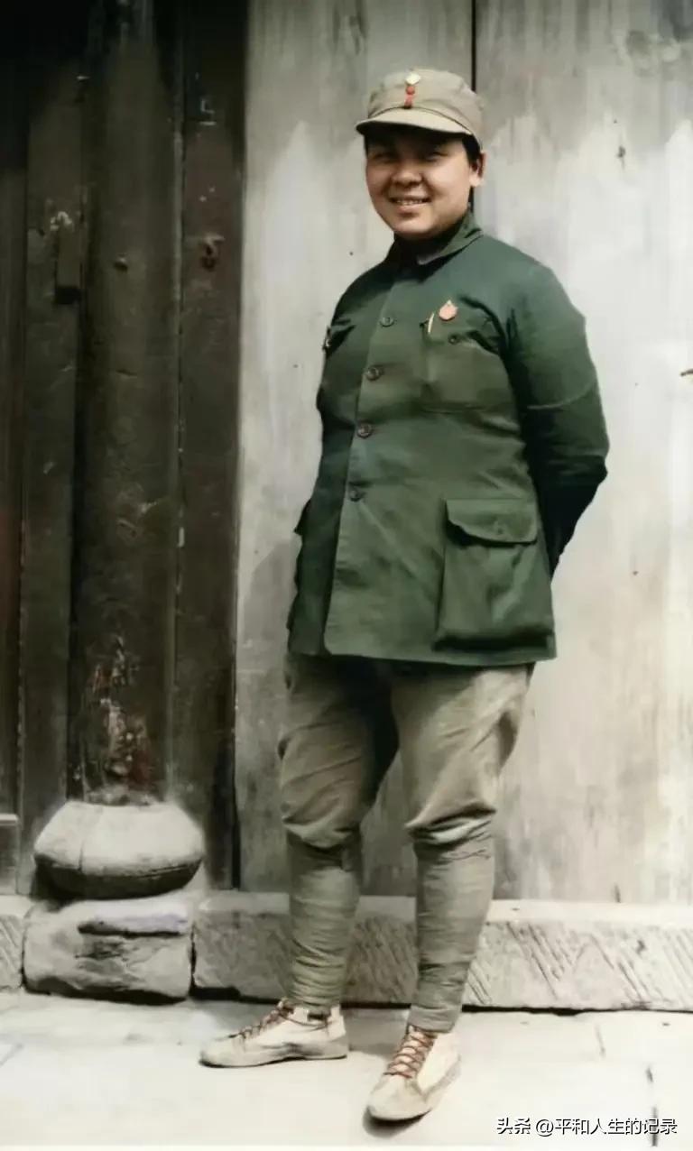 作家丁玲自1936 年 10 月奔赴陕北后，她的人生与命运就与延安紧紧地缠绕在一