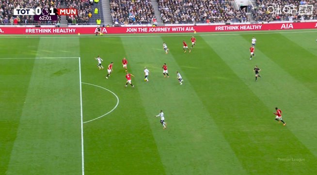 越位在先进球无效！里沙利松直塞，布伦南·约翰逊单刀破门