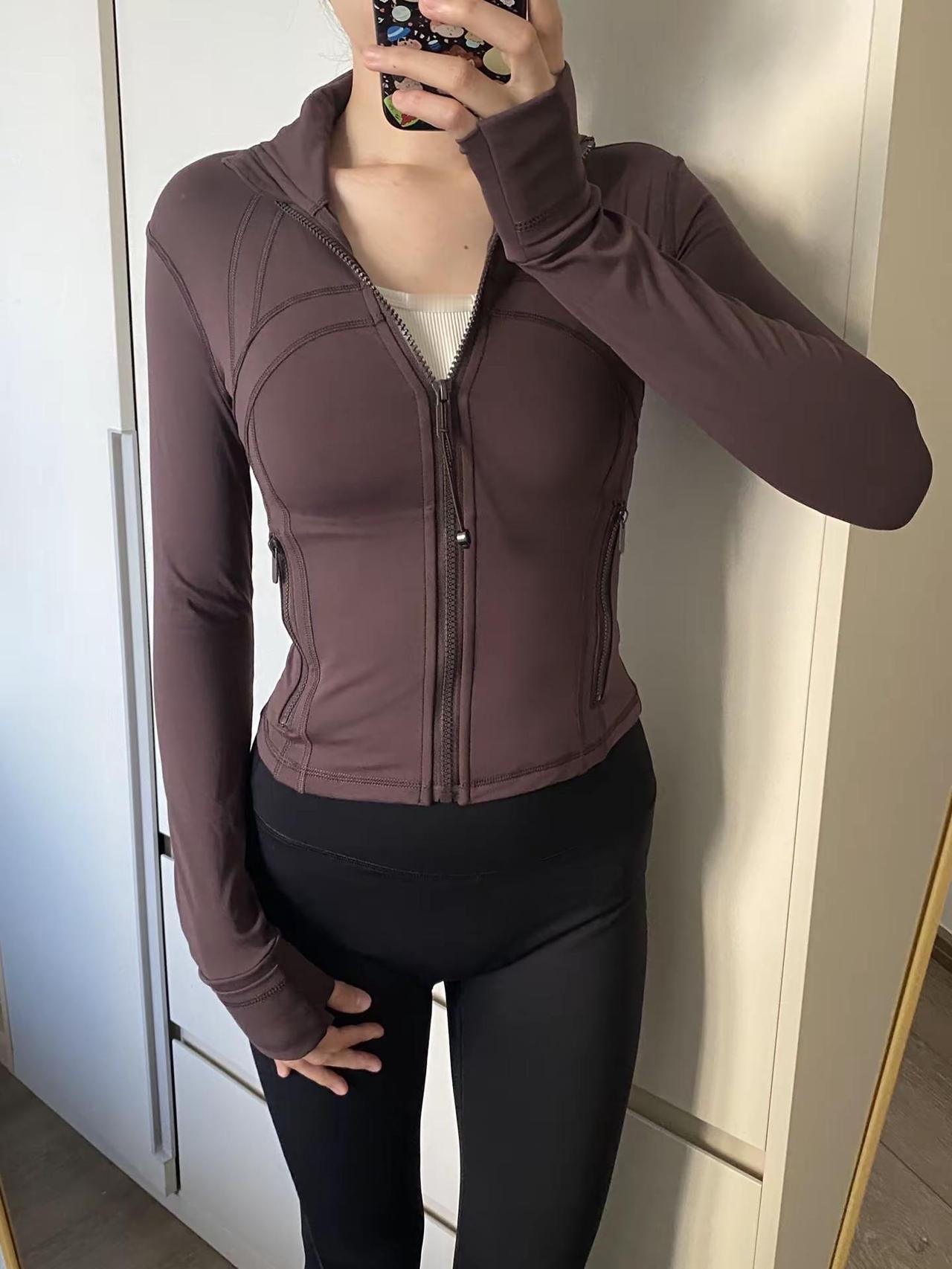 我们瑜伽这么穿。衣问衣答衣帽间 风格实验室 主谓宾ootd 健身女孩穿搭