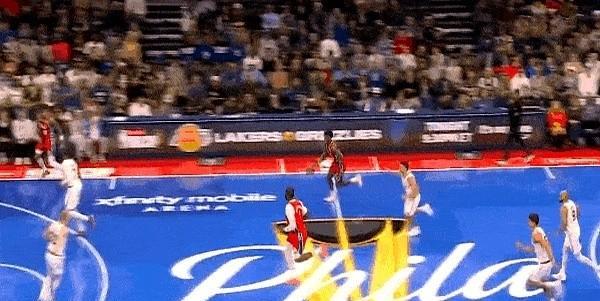 贾里德·麦凯恩，20号秀，杜克出来的狠人。
夏天联赛一战封神，29分11板，一条