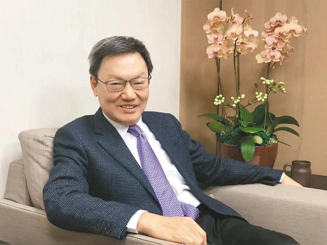 “九二共识”创始人苏起也随团来了

4月7日，国民党主席郑丽文带着一个14人的访