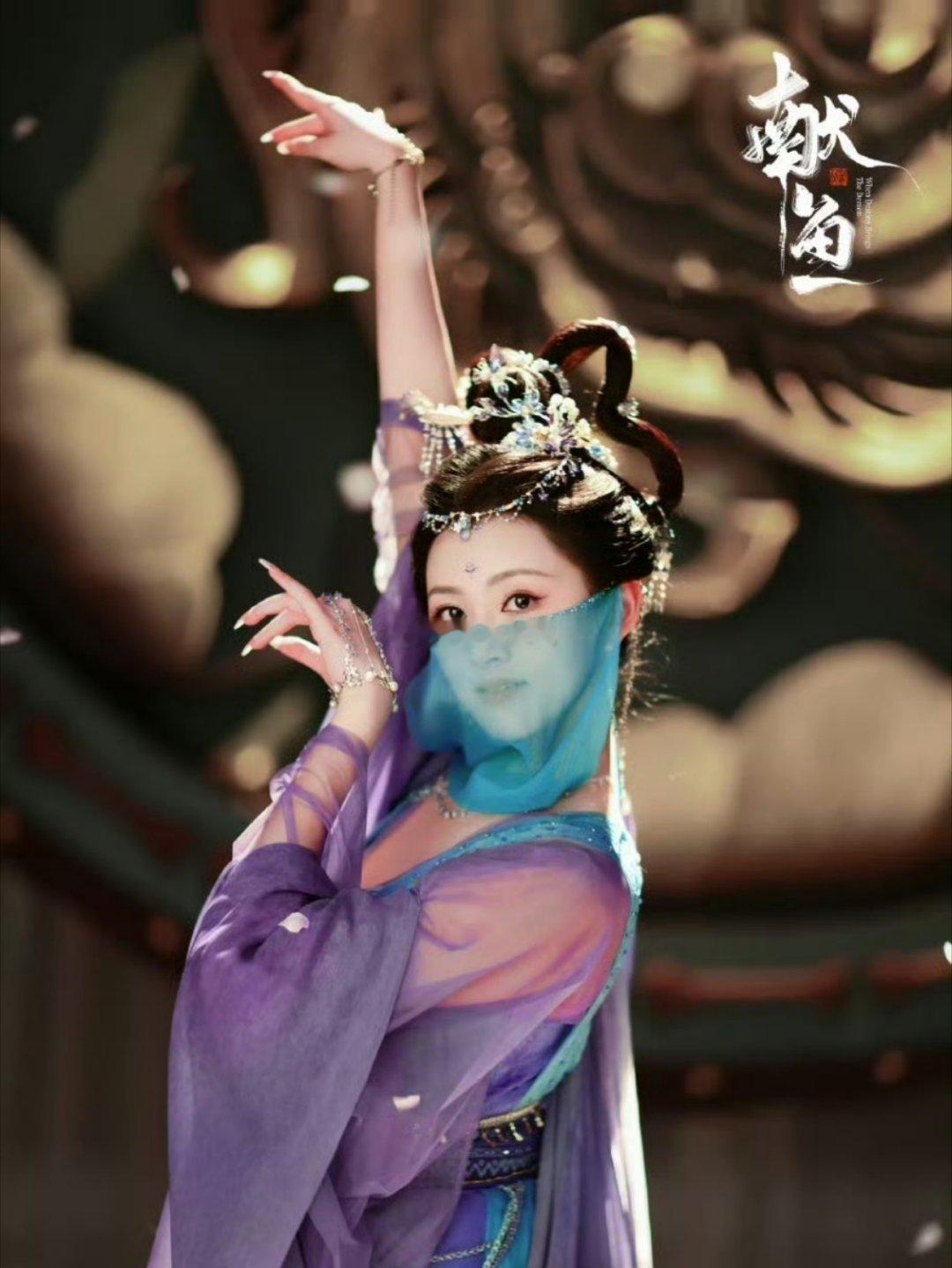 王奕婷人设基础舞蹈就不基础 谁还没被王奕婷的舞蹈戳中！ 真没夸张——她跳舞那一段