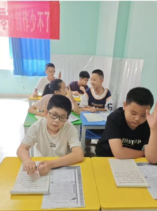 秦岭笑谈[超话]在对中小学生假期减负情况的社会实践调查中，我们走访了多所学校和教