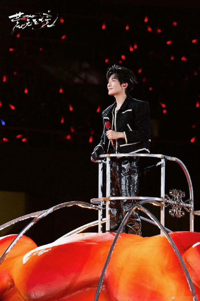 陈楚生演唱会拉动南昌消费近10亿元陈楚生演唱会首创环保花车巡游 谁懂啊，陈楚生用